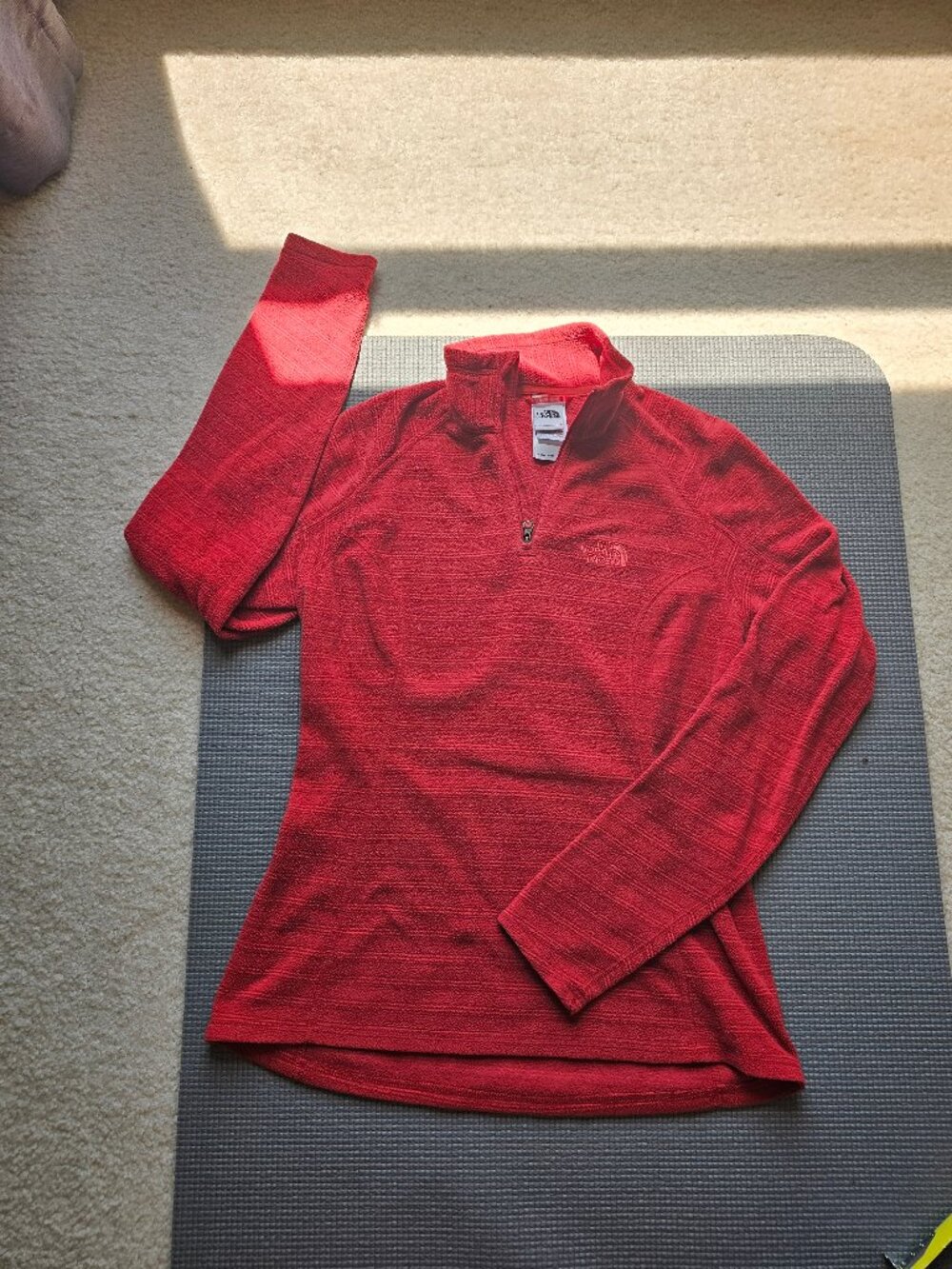 EUC the north face long sleeve top women's size XS